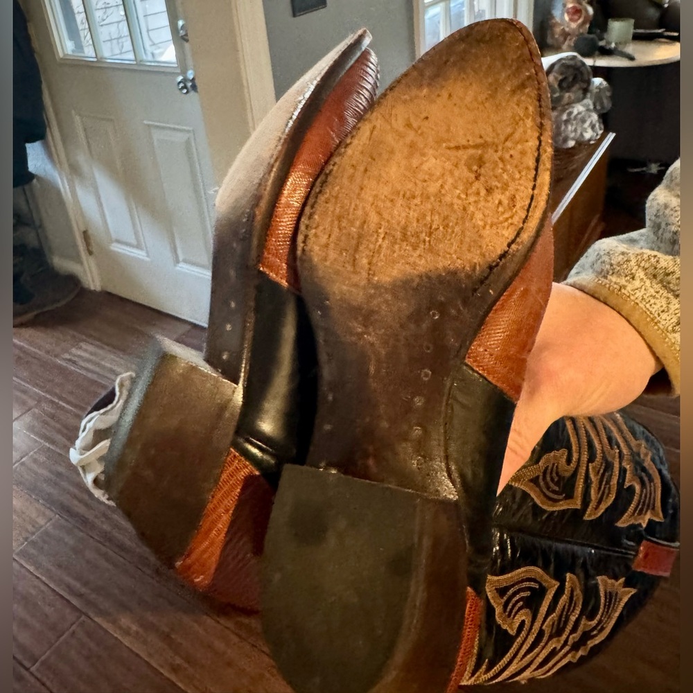 Vintage Tony Lama Exotic Lizard Black and Cognac Western Heeled Boots. - Picture 9 of 14